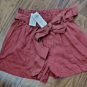 Abercrombie & Fitch Distressed Belted shorts, size small